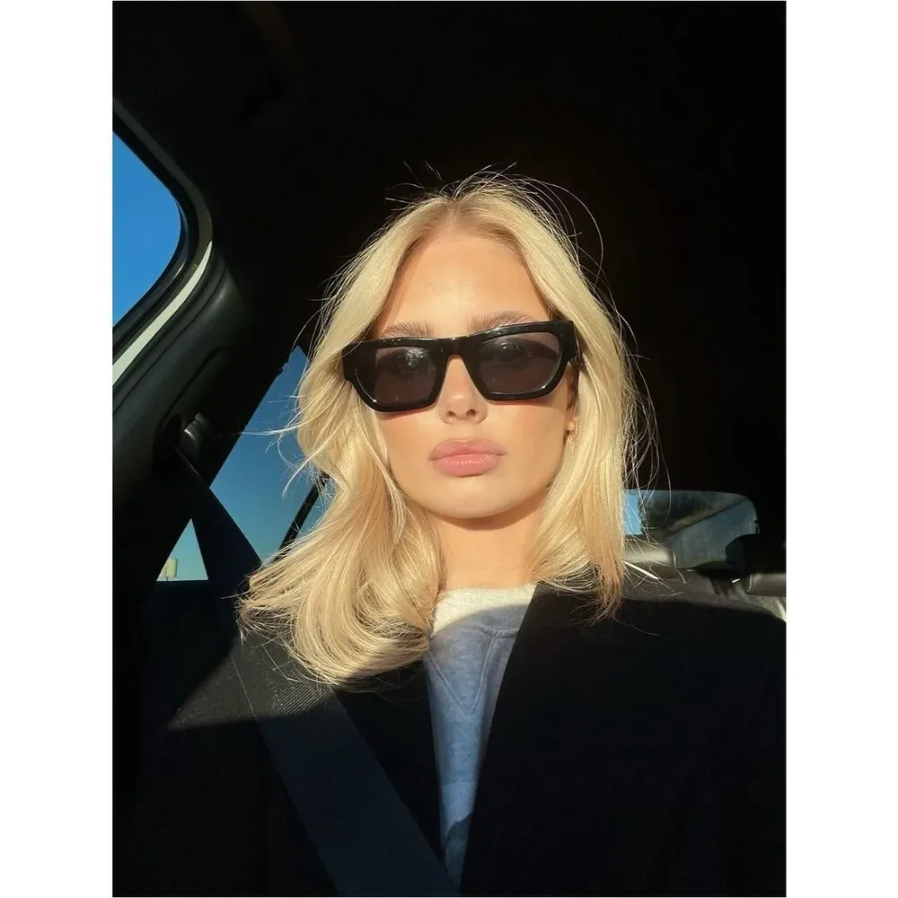 VEHLA Finn sunglasses in black smoke